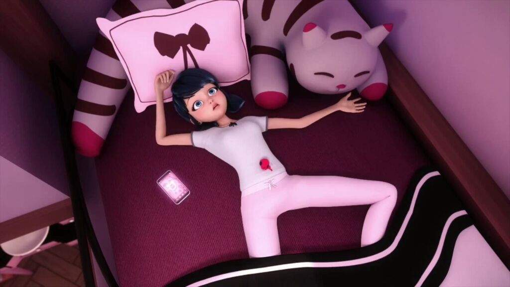 Plantilla de meme Miraculous Ladybug Marinette In bed