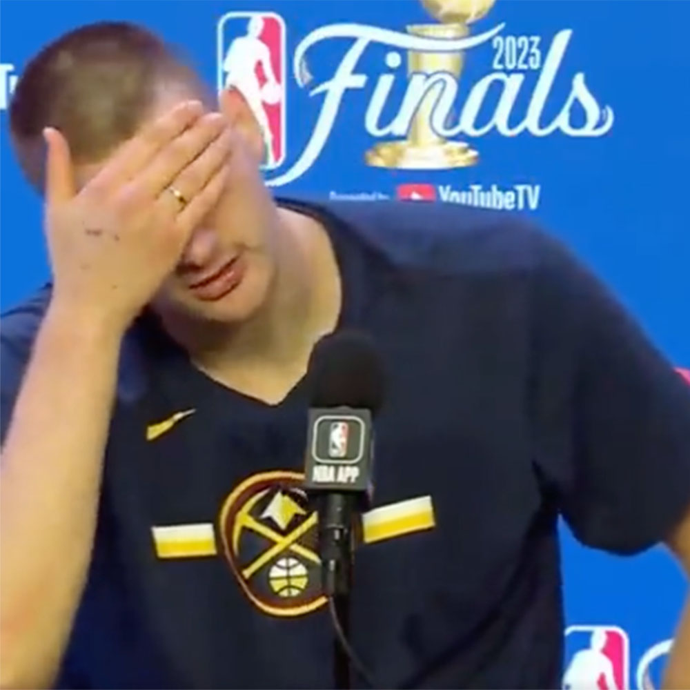Plantilla de meme Nikola Jokic Hates Job Sometimes