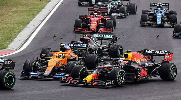 Plantilla de meme Norris hits Verstappen.
