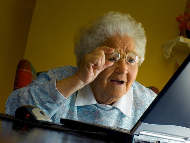 Plantilla de meme Old lady at computer finds the Internet