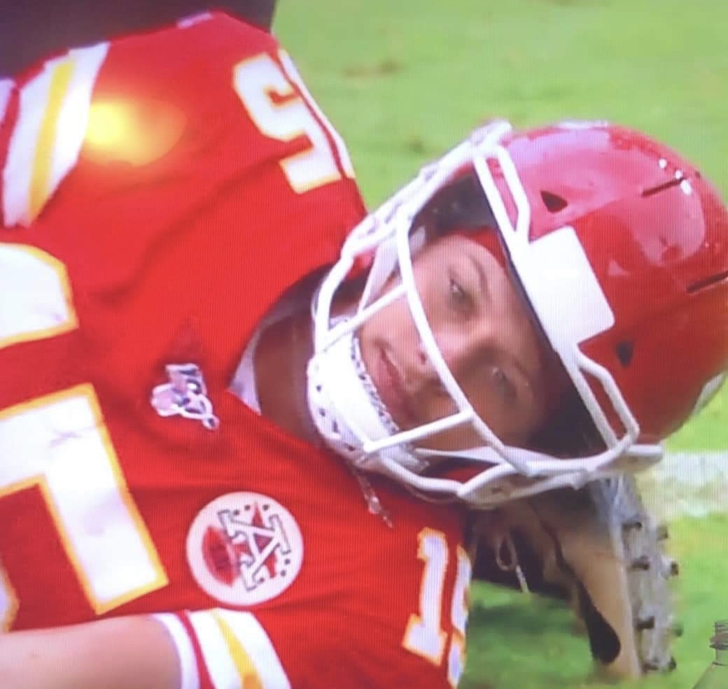 Template meme Patrick Mahomes on Ground