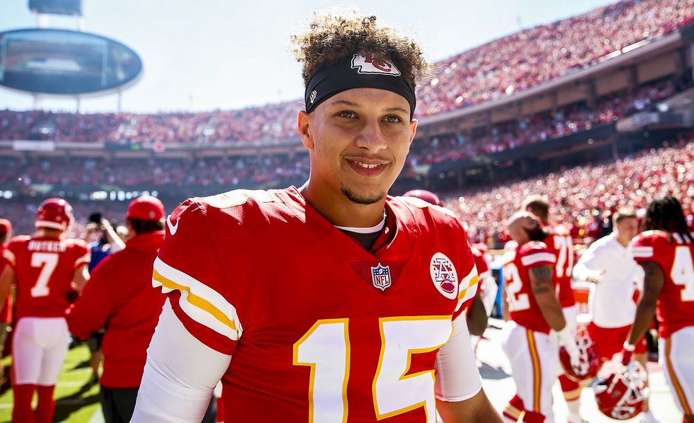Template meme Patrick Mahomes Smiling