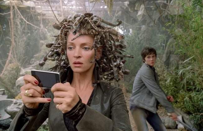 Template meme Percy Jackson sneaks behind Medusa