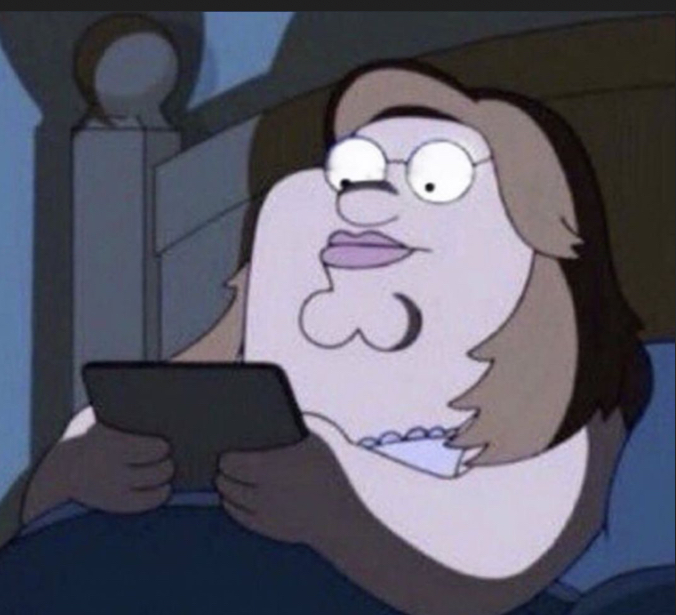 Plantilla de meme Peter griffin on his phone in bed