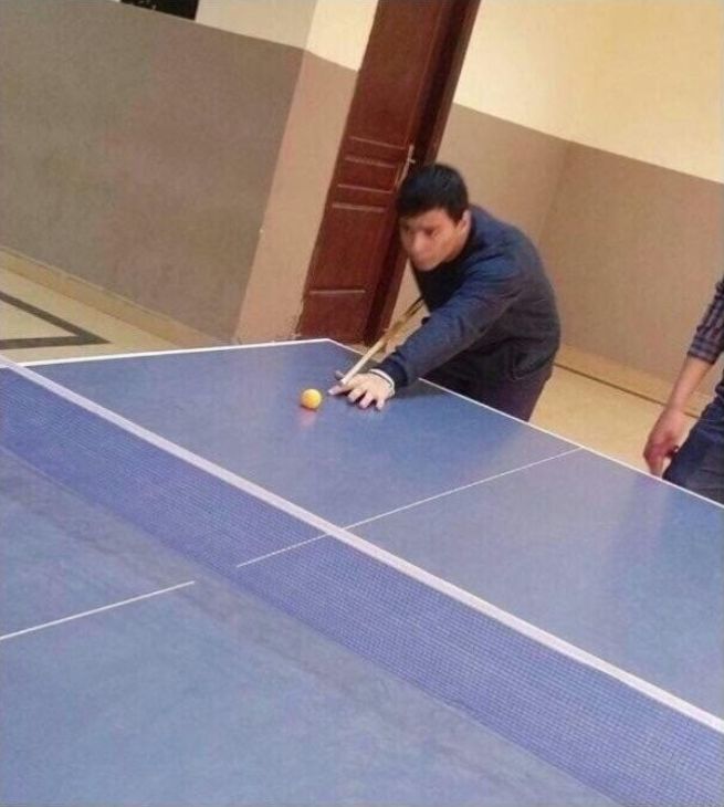 Plantilla de meme Pool on table tennis table