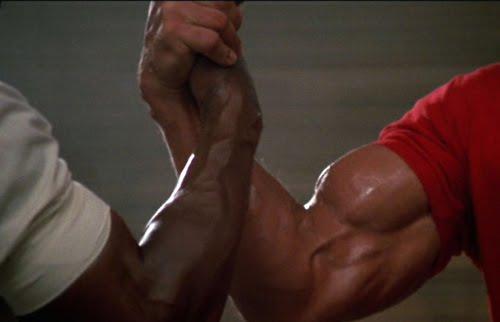 Plantilla de meme predator handshake