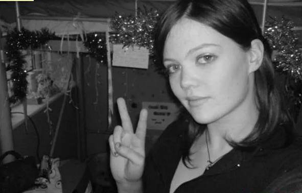 Template meme pretty girl flashes a peace sign in her dorm room