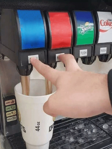 Plantilla de meme Pushing two soda buttons