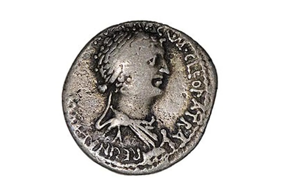 Template meme Queen Cleopatra coin