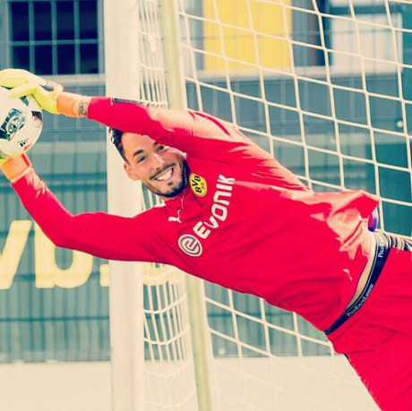 Plantilla de meme Ridiculously Photogenic Goalkeeper