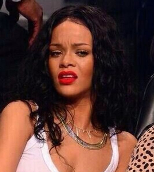 Plantilla de meme Rihanna