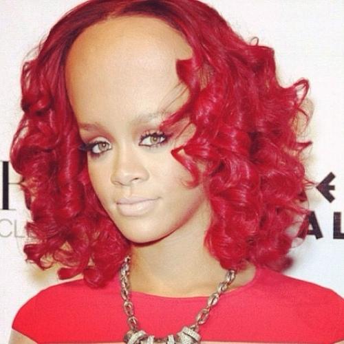Template meme Rihanna big forehead 