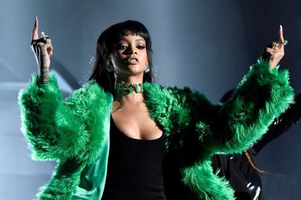 Plantilla de meme Rihanna Money
