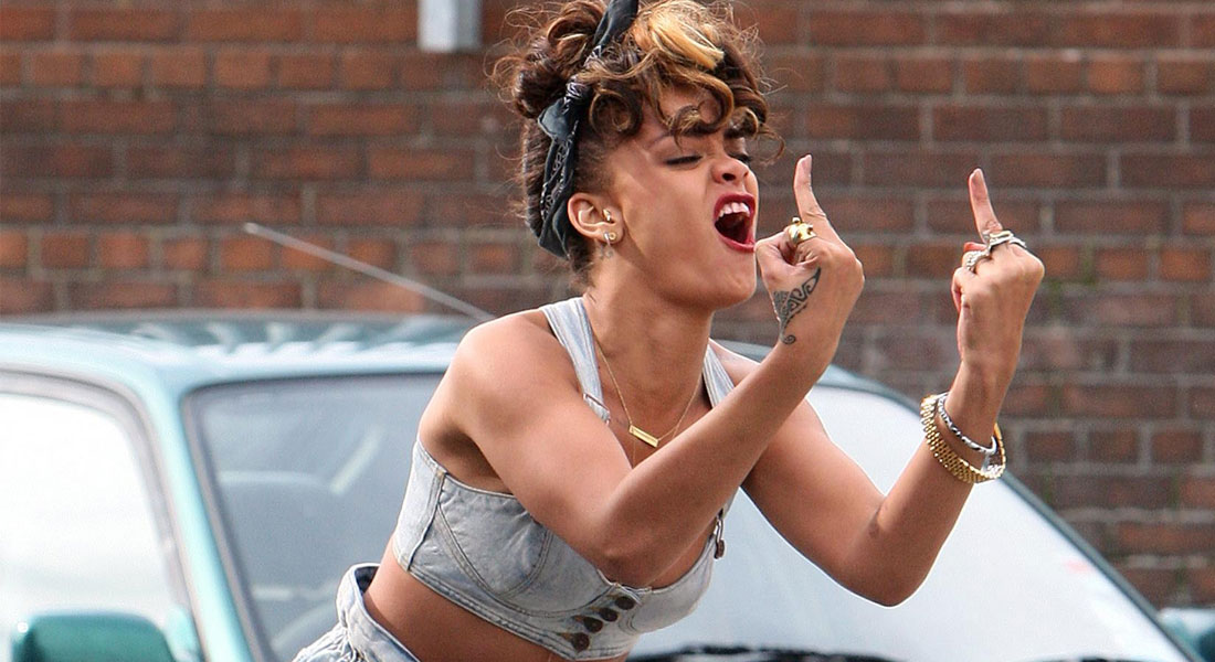 Template meme Rihanna Pissed Off