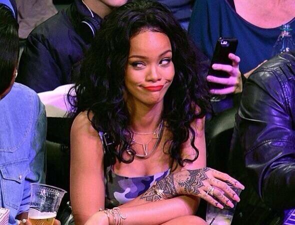 Plantilla de meme Rihanna Puhlease