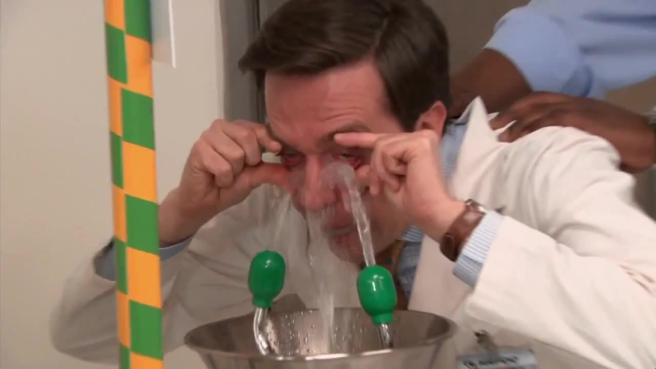 Plantilla de meme Rinse eyes