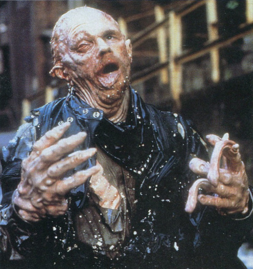 Plantilla de meme Robocop sludge monster