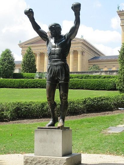 Template meme Rocky statue