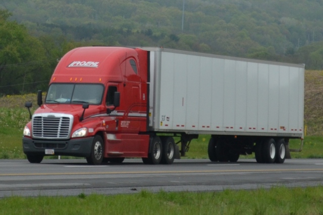 Plantilla de meme Roehl Tractor Trailer