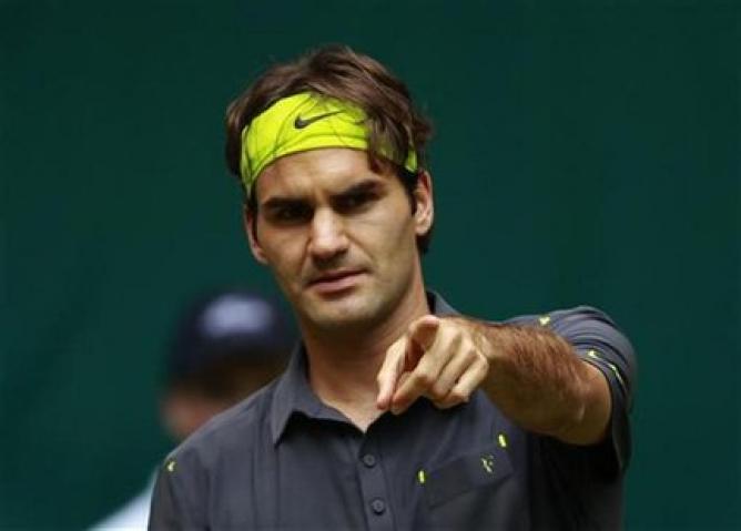 Plantilla de meme roger federer pointing