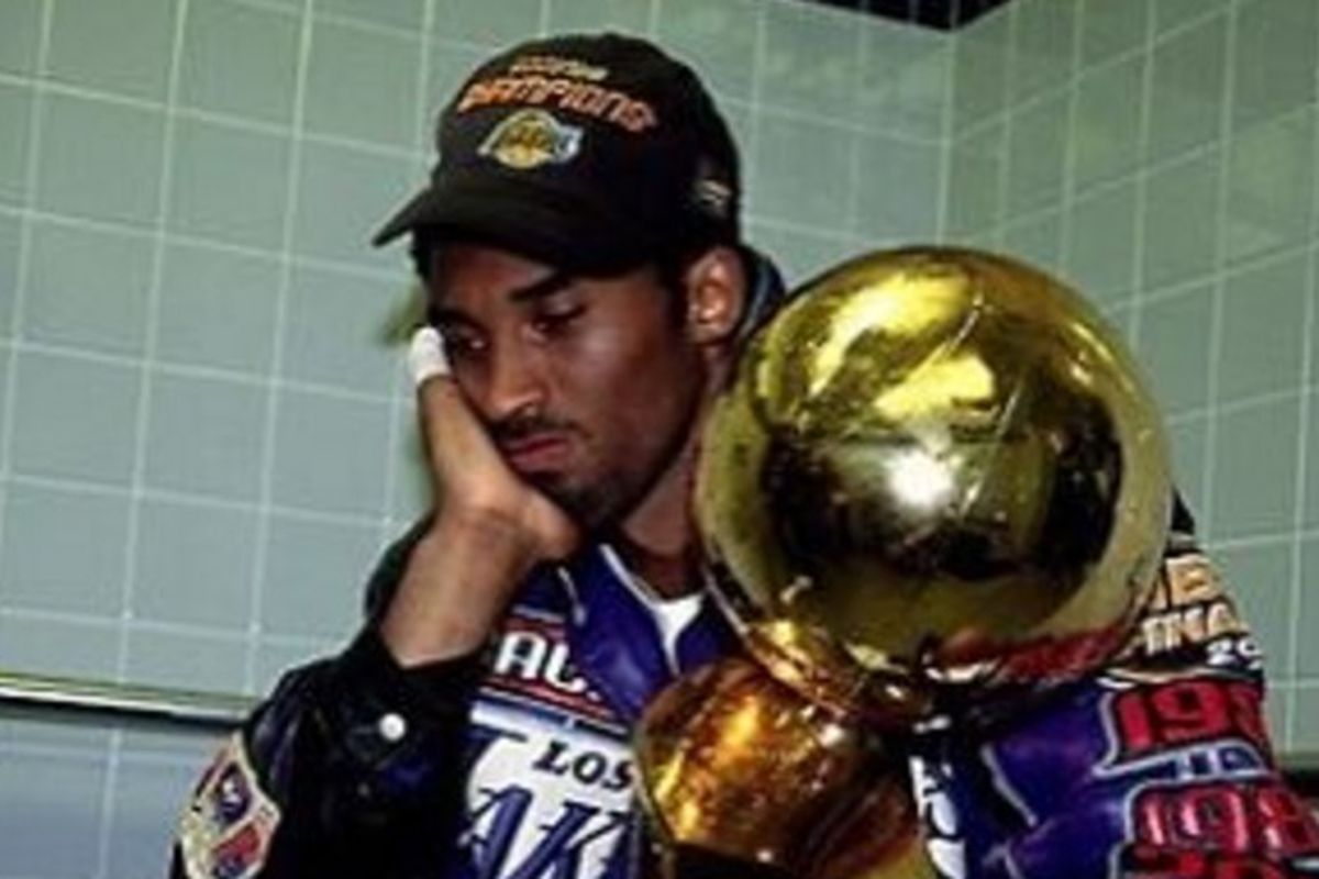 Plantilla de meme Sad Kobe