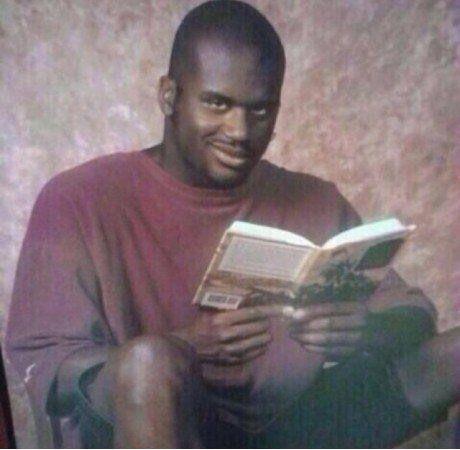 Plantilla de meme Shaq reading meme
