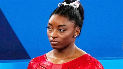 Plantilla de meme Simone biles serious