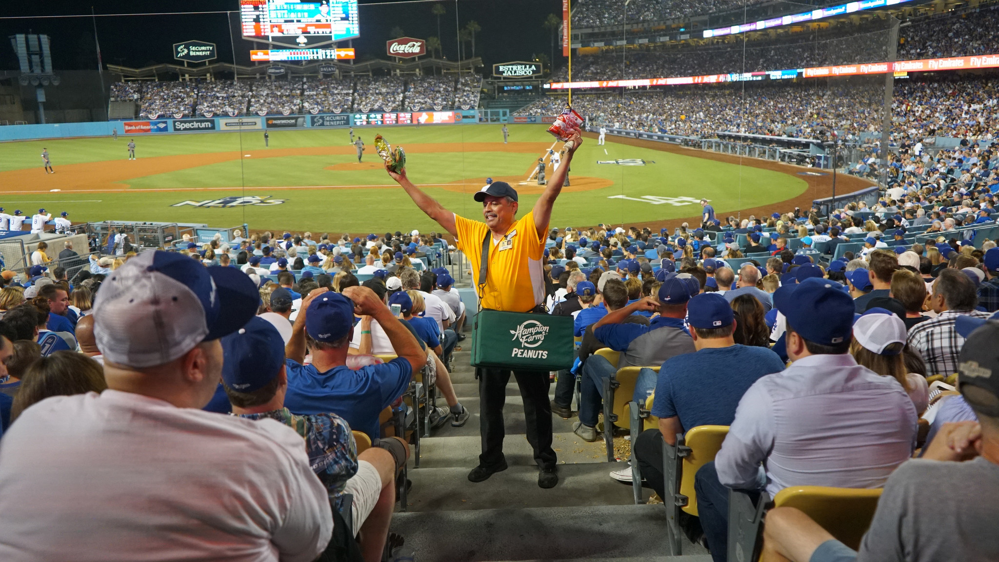 Plantilla de meme Stadium vendor guy