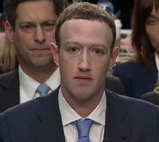 Plantilla de meme Suckerberg