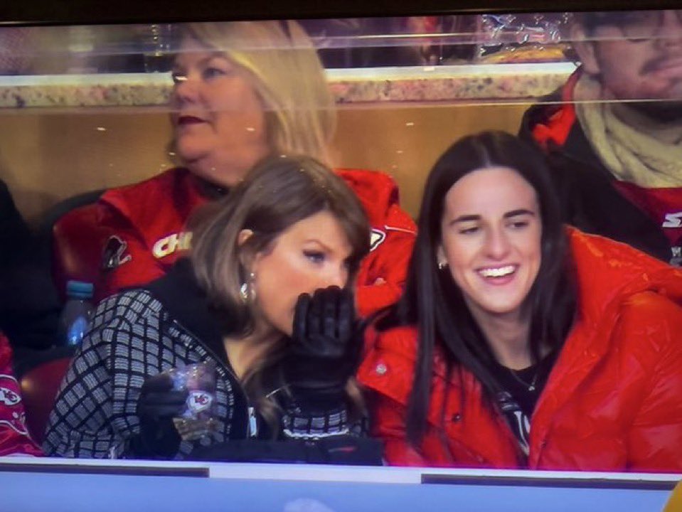 Template meme Taylor Swift Chiefs Game Caitlin Clark