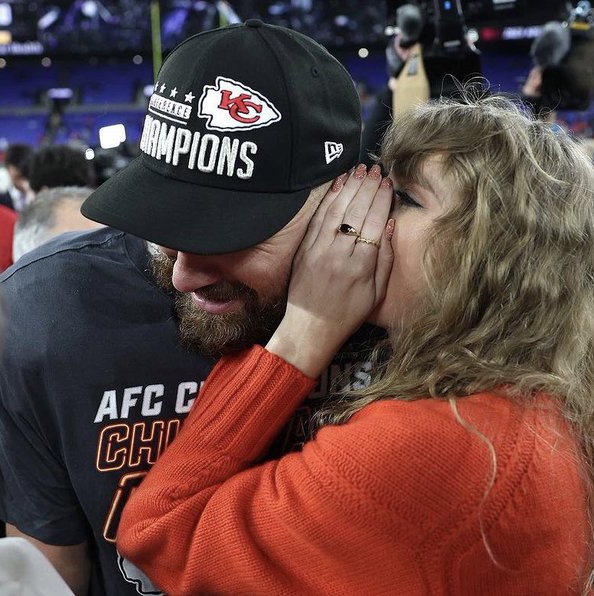 Plantilla de meme Taylor Swift Travis Kelce NFL Football Whisper