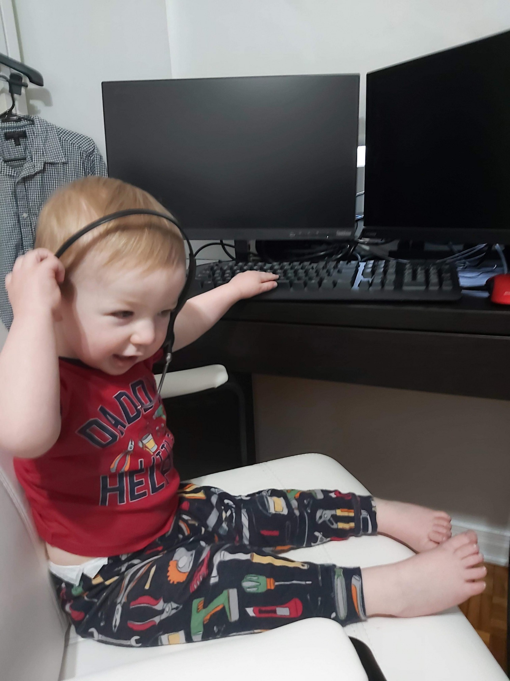 Plantilla de meme Telecoms worker baby