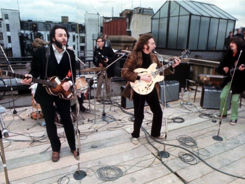 Plantilla de meme the beatles rooftop