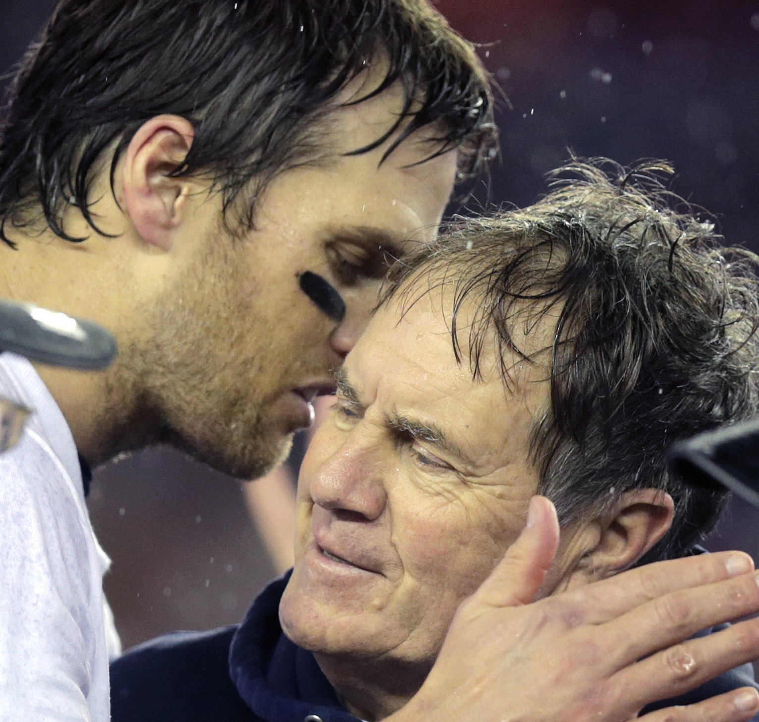 Template meme tom brady whisper to belichick