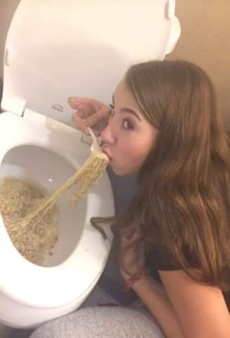 Plantilla de meme Top ramen bitches !