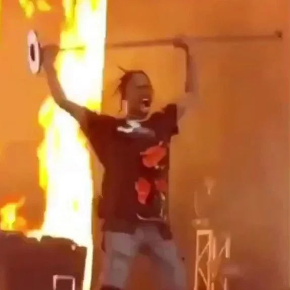 Plantilla de meme Travis Scott Concert