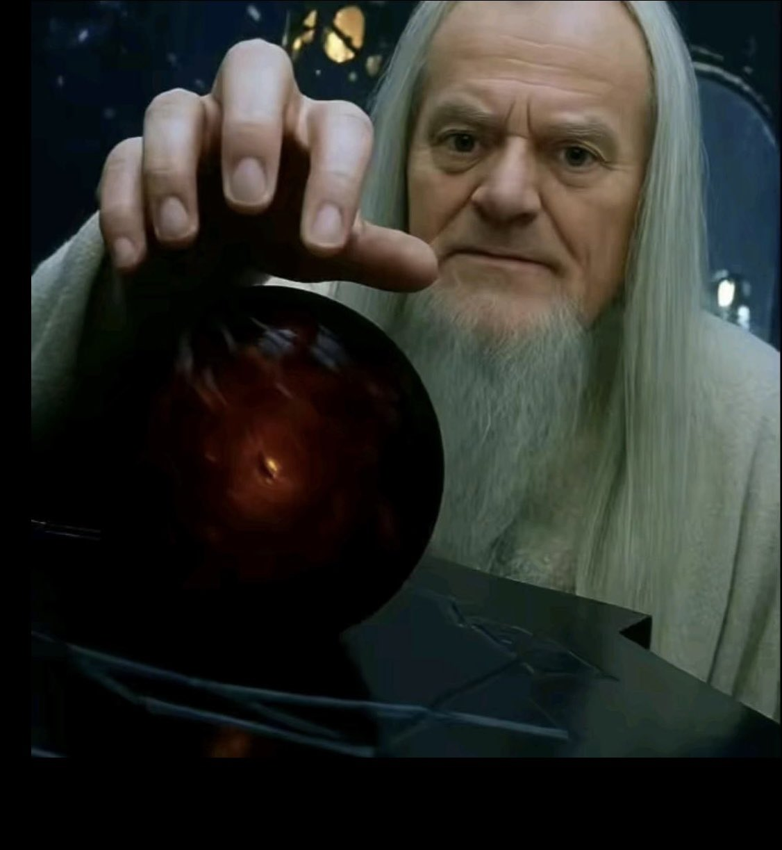 Tusk manipulujący meme template