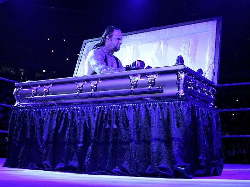 Plantilla de meme Undertaker Coffin