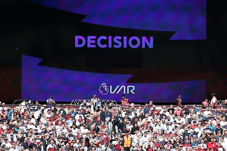 Plantilla de meme VAR Video Assistant Referee