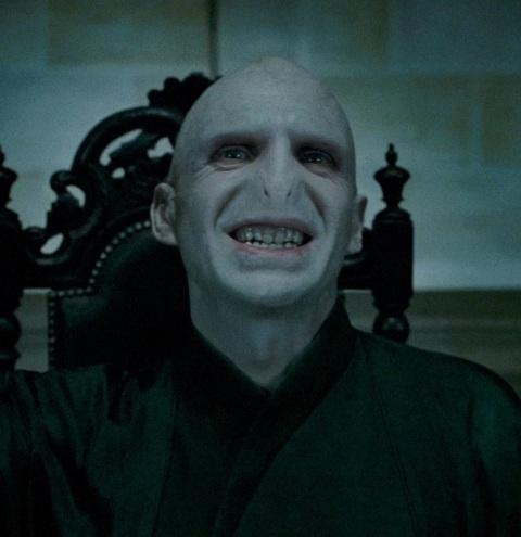 Template meme voldemort smiling