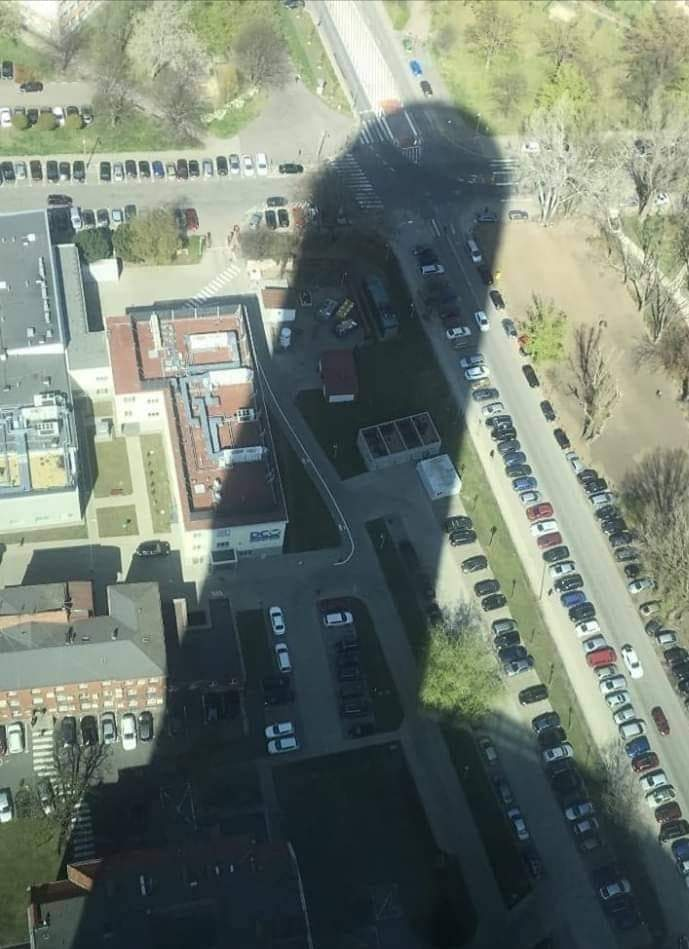 Plantilla de meme water tower shadow