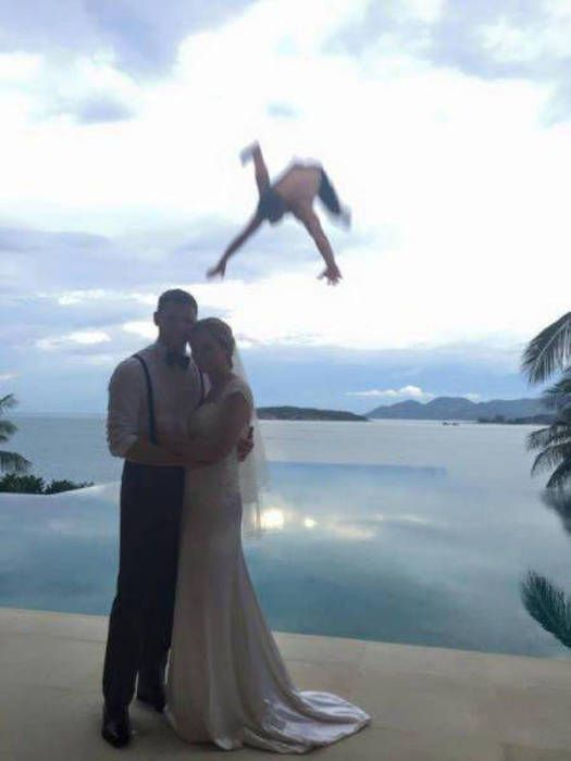 Plantilla de meme Wedding Photobomb