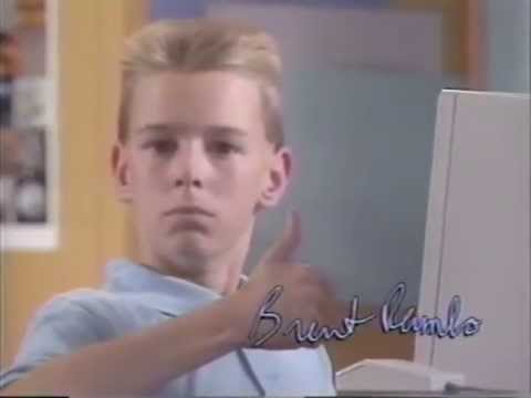 Plantilla de meme white kid computer thumbs up
