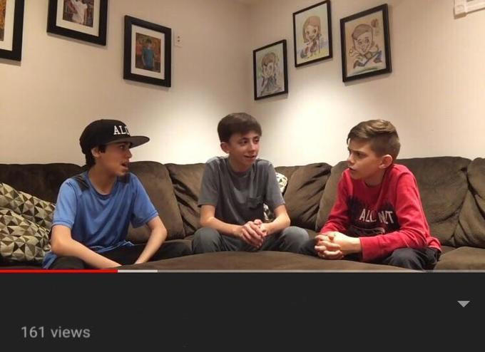 Plantilla de meme YouTube video kids talking
